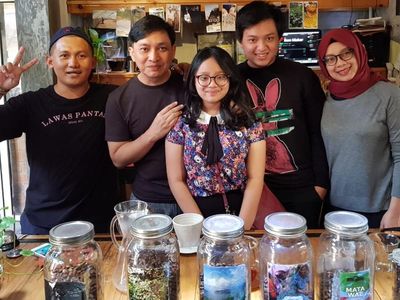 9 Foto Ini Buktikan Arsy Widianto Sering Makan Bareng Keluarga