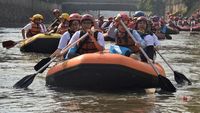 Ketika Delegasi ASEAN Susuri Sungai Ciliwung