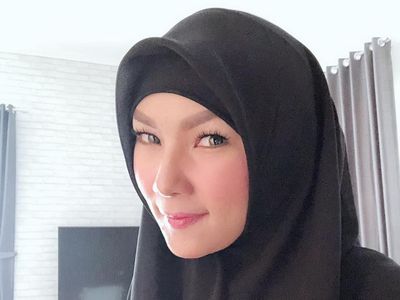 Cantiknya Kalina, Mantan Istri Deddy Corbuzier Saat Pakai Hijab