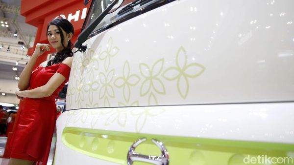 Tampang Bus Listrik Hino Poncho Electric Vehicle