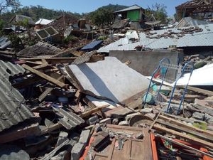 Rumah-rumah Hancur, Desa Bentek Lombok Utara Belum Dapat Bantuan
