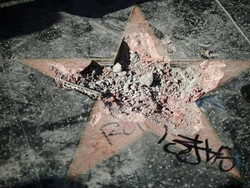 Jadi Sasaran Vandalisme,  Donald Trump Dihapus dari Walk of Fame?