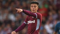 Pemain Aston Villa, Jack Grealish, ketahuan keluar dari rumahnya dan berpesta di rumah temannya pada Minggu (29/3/2020) malam. Pagi harinya, Grealish menabrakkan mobilnya ke tiga kendaraan lainnya di wilayah Solihull, West Midlands, Inggris. (Foto: Stu Forster/Getty Images)