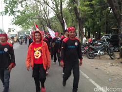 Buruh Pendukung Prabowo Aksi Longmarch Estafet ke Jakarta