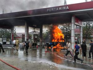 Video: Mobil Terbakar di SPBU saat Isi Pertalite