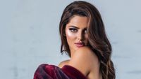 Potret Model yang Suka Pamer Pose Seksi Ini Disebut Kembaran Aishwarya Rai