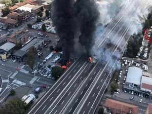 Truk Tanker Meledak di Bologna Italia, 3 Orang Tewas dan 67 Luka
