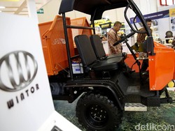 Orang Terkaya Afrika Kesengsem Mobil Desa Indonesia