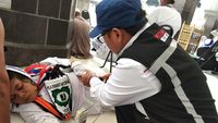 Aksi Tim P3JH Evakuasi Jemaah Pingsan di Masjidil Haram