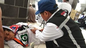 Aksi Tim P3JH Evakuasi Jemaah Pingsan di Masjidil Haram
