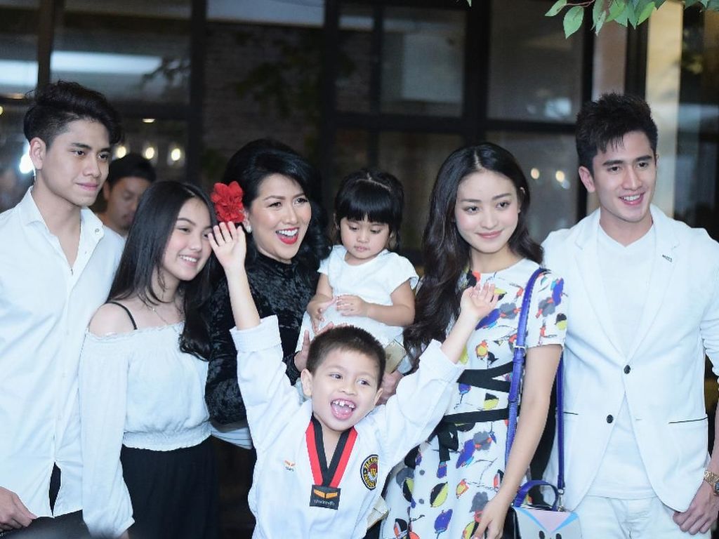 Venna Melinda Benarkan Kabar Putus Verrell dan Wilona Venna Melinda Benarkan Kabar Putus Verrell dan Wilona