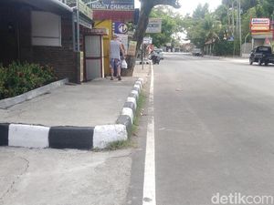 Kawasan Wisata Senggigi Lengang Pasca Gempa Lombok 7 SR Kawasan Wisata Senggigi Lengang Pasca Gempa Lombok 7 SR