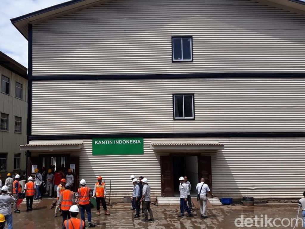 Momen Ini Bikin TKA China dan Lokal di Morowali Makin Akrab Momen Ini Bikin TKA China dan Lokal di Morowali Makin Akrab