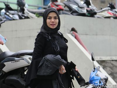 Rasakan Gempa di Bali, Nikita Mirzani Nangis Sambil Peluk Anak