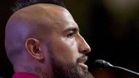 Vidal mengaku amat gembira karena bergabung dengan tim terbaik dunia. Ia ingin memenangi tiga gelar Liga Champions bersama Barca. Foto: Albert Salame/Reuters