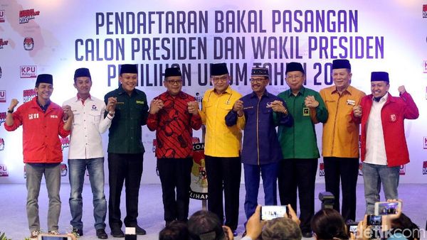 Gaya Kompak Koalisi Jokowi: Sneakers, Kaus Putih, hingga Peci
