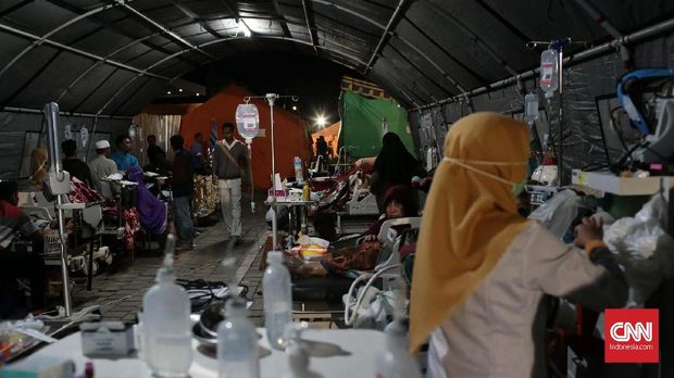 Warga Mataram Buru Mi Instans Usai Diguncang Gempa Lombok