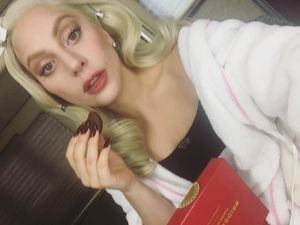 Konser Virtual Lady Gaga dan WHO untuk Tenaga Medis Lawan Corona