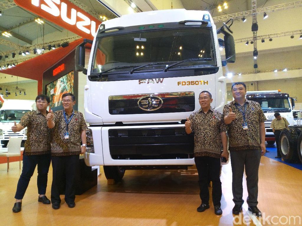 Infrastruktur Meningkat, FAW Luncurkan 2 Produk Baru di GIIAS 2018 Infrastruktur Meningkat, FAW Luncurkan 2 Produk Baru di GIIAS 2018
