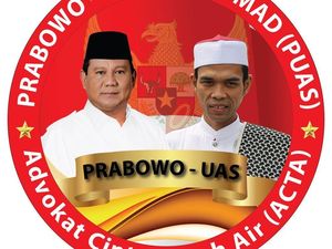 Foto: ACTA Pamer Poster Prabowo-Ustaz Abdul Somad