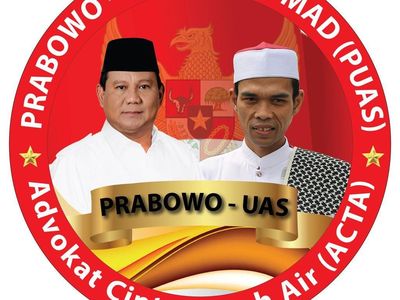 Foto: ACTA Pamer Poster Prabowo-Ustaz Abdul Somad