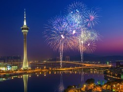 Selain Kunjungi Wisata Ini, Yuk Lihat Langit Warna-Warni di Macao Selain Kunjungi Wisata Ini, Yuk Lihat Langit Warna-Warni di Macao