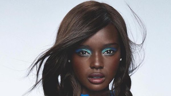 Duckie Thot Model Berkulit Gelap yang Mempesona