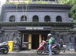 El Sebut Ahmad Dhani Jual Rumah Hoax, Seleb Rayakan HUT RI ke-73 El Sebut Ahmad Dhani Jual Rumah Hoax, Seleb Rayakan HUT RI ke-73