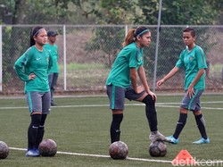 Menpora dan PSSI menargetkan Timnas sepakbola putri untuk bisa finis di target sepuluh besar.