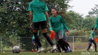 Timnas sepakbola putri tergabung dalam Grup A bersama Korea Selatan, Taiwan, dan Maladewa. 