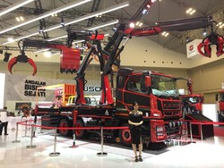 GIIAS 2018: Sangar! Truk Derek Fuso Mirip Robot Laba-laba