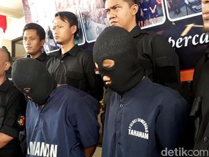 Dua Pembunuh Alex Sopir Taksi Online Berprofesi Petani