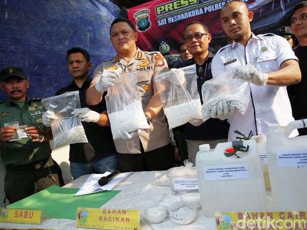 Gerebek Pabrik Sabu, Polisi Amankan Satu Orang Tersangka