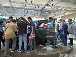Jimny Sukses Buat Jokowi Nostalgia Sampai Bikin AHY Kepincut