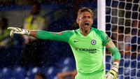 Rob Green tampil pertama kalinya di depan publik Stamford Bridge saat menggantikan Marcin Bulka di menit ke-74. (John Sibley/Reuters)