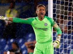 Rob Green tampil pertama kalinya di depan publik Stamford Bridge saat menggantikan Marcin Bulka di menit ke-74. (John Sibley/Reuters)