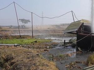 Penampakan Berkah di Balik Semburan Air Pasir 30 Meter Penampakan Berkah di Balik Semburan Air Pasir 30 Meter