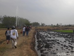 Heboh Semburan Air Berpasir 30 Meter, Warga Manfaatkan untuk Ini