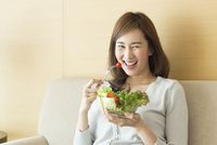 Mau Cepat Langsing? Coba Santap Makanan Terakhir Jam 2 Siang