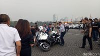 Foto: Saat Moge Dishub yang Dikendarai Anies Jatuh