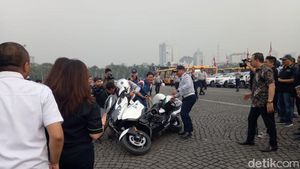 Foto: Saat Moge Dishub yang Dikendarai Anies Jatuh