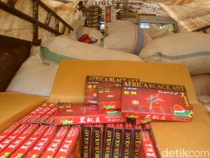 Ribuan Sachet Jamu Berbahaya Diamankan dari Produsen di Cilacap Ribuan Sachet Jamu Berbahaya Diamankan dari Produsen di Cilacap