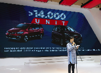VSSM Vice President of Wuling Motors Cindy Cai saat member sambutan di GIIAS 2018 / Foto: Wuling