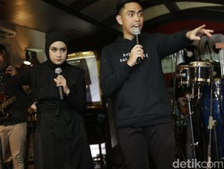 Dengarkan Dia Jadi Alasan Ditto untuk Nempel Terus Ayudia