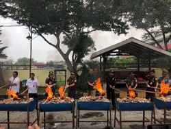 Sitaan Bea-Cukai Senilai Rp 29 Miliar Dibakar di Medan