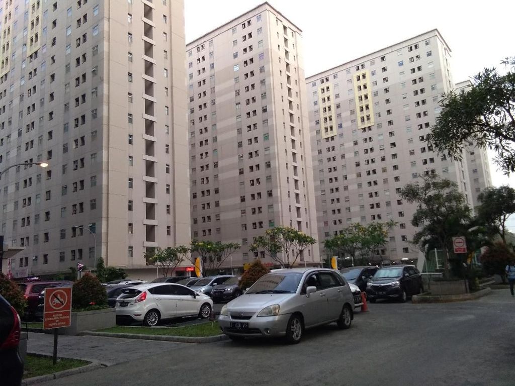 1 Orang Penghuni di Kalibata City Positif Corona, Dievakuasi ke RS 1 Orang Penghuni di Kalibata City Positif Corona, Dievakuasi ke RS