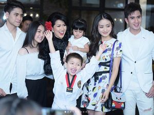 Gaya Dua Calon Mantu Venna Melinda Gaya Dua Calon Mantu Venna Melinda