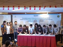 Pertamina Terangi 13.470 Rumah Kurang Mampu di Jabar dan Banten