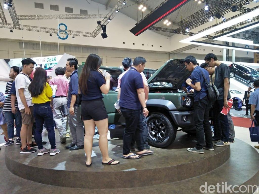 Desain Baru Sukses Buat Jimny Dikerubuti Orang Desain Baru Sukses Buat Jimny Dikerubuti Orang