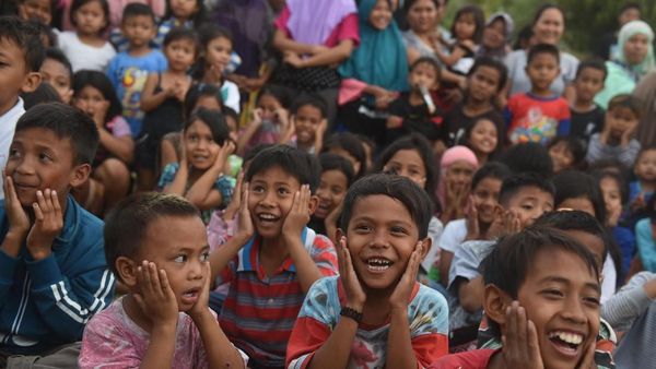 Melihat Anak-anak Pengungsi Gempa Lombok